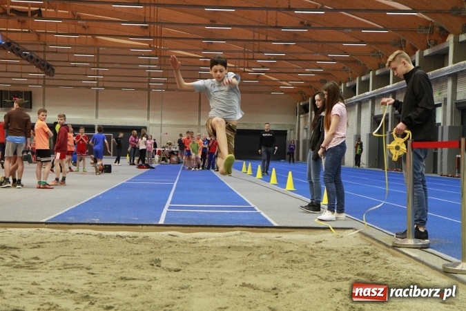 Zdjęcie w galerii na portalu naszraciborz.pl: Halowe mistrzostwa Raciborza i powiatu raciborskiego w lekkiej atletyce wiadomości z regionu