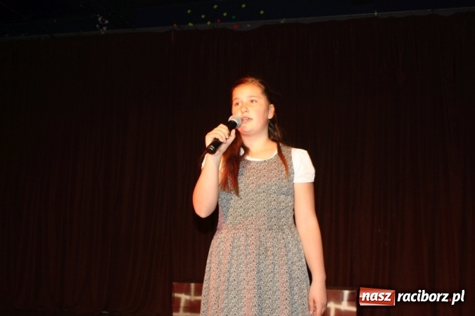 Zdjęcie w galerii na portalu naszraciborz.pl: XVI Gminny Przegląd Zespołów Artystycznych w Krzanowicach wiadomości z regionu