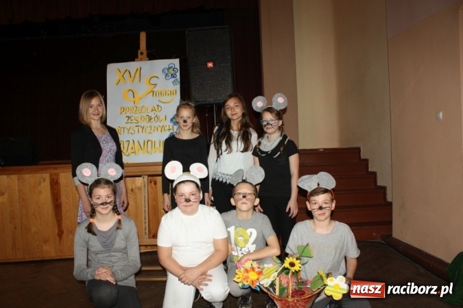 Zdjęcie w galerii na portalu naszraciborz.pl: XVI Gminny Przegląd Zespołów Artystycznych w Krzanowicach wiadomości z regionu