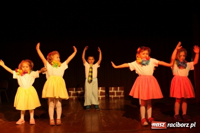 Zdjęcie w galerii na portalu naszraciborz.pl: XVI Gminny Przegląd Zespołów Artystycznych w Krzanowicach wiadomości z regionu