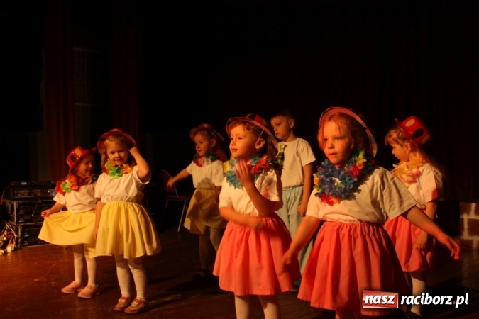 Zdjęcie w galerii na portalu naszraciborz.pl: XVI Gminny Przegląd Zespołów Artystycznych w Krzanowicach wiadomości z regionu