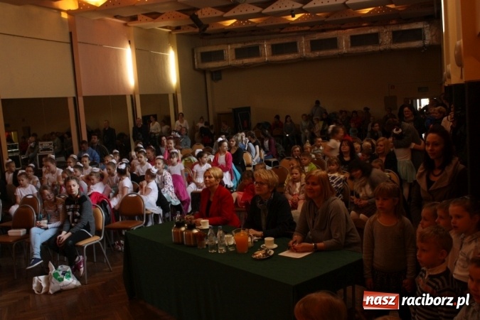 Zdjęcie w galerii na portalu naszraciborz.pl: XVI Gminny Przegląd Zespołów Artystycznych w Krzanowicach wiadomości z regionu