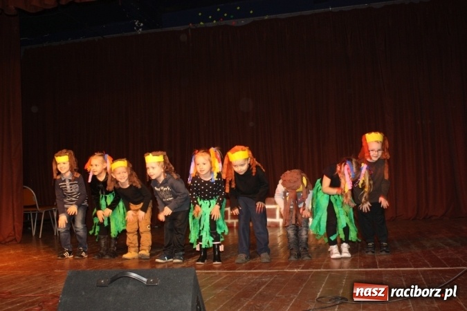 Zdjęcie w galerii na portalu naszraciborz.pl: XVI Gminny Przegląd Zespołów Artystycznych w Krzanowicach wiadomości z regionu