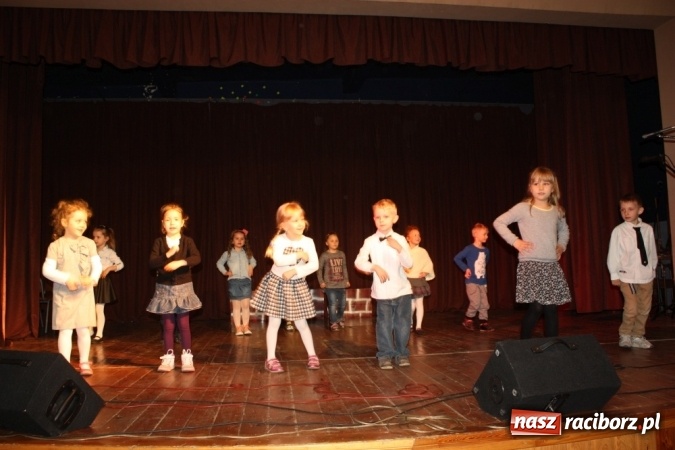 Zdjęcie w galerii na portalu naszraciborz.pl: XVI Gminny Przegląd Zespołów Artystycznych w Krzanowicach wiadomości z regionu