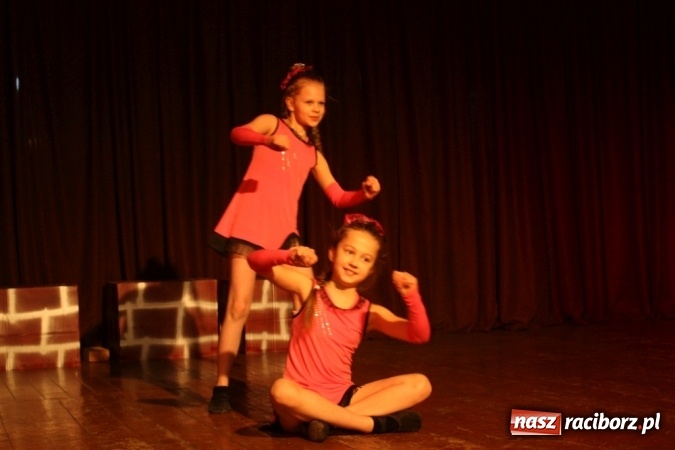 Zdjęcie w galerii na portalu naszraciborz.pl: XVI Gminny Przegląd Zespołów Artystycznych w Krzanowicach wiadomości z regionu