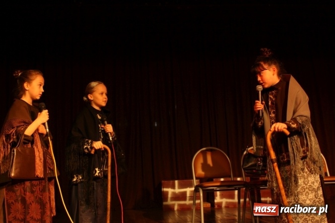 Zdjęcie w galerii na portalu naszraciborz.pl: XVI Gminny Przegląd Zespołów Artystycznych w Krzanowicach wiadomości z regionu
