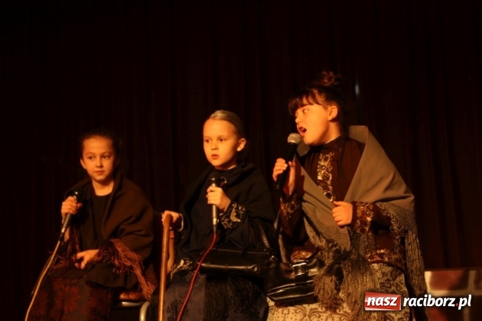 Zdjęcie w galerii na portalu naszraciborz.pl: XVI Gminny Przegląd Zespołów Artystycznych w Krzanowicach wiadomości z regionu