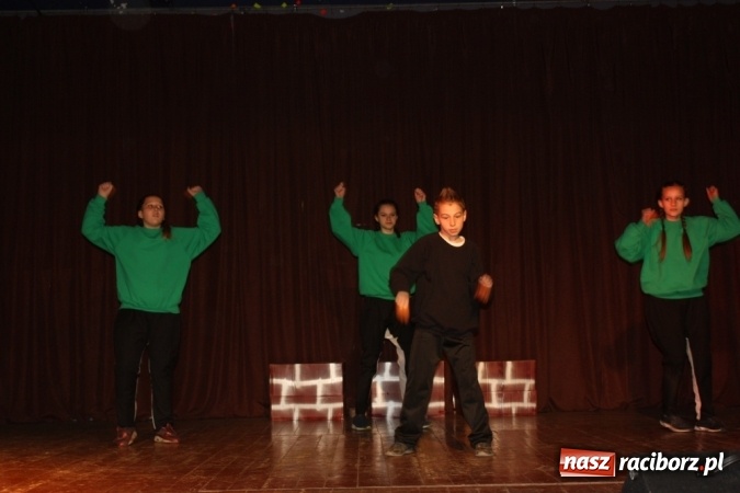 Zdjęcie w galerii na portalu naszraciborz.pl: XVI Gminny Przegląd Zespołów Artystycznych w Krzanowicach wiadomości z regionu