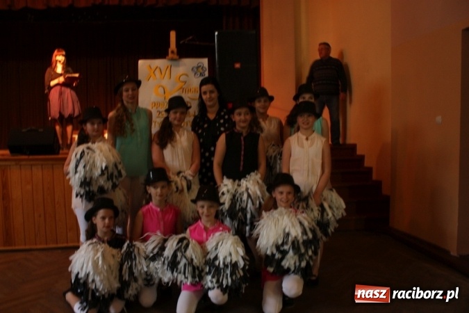 Zdjęcie w galerii na portalu naszraciborz.pl: XVI Gminny Przegląd Zespołów Artystycznych w Krzanowicach wiadomości z regionu