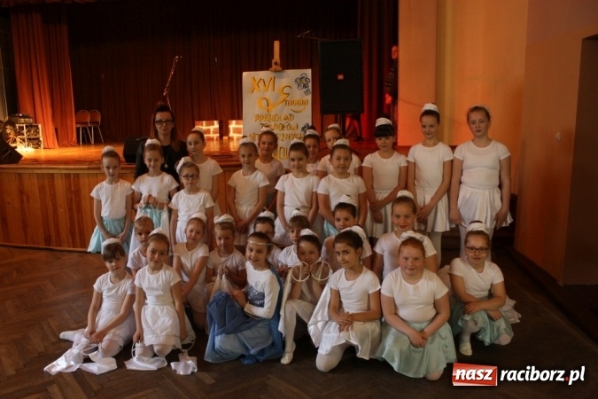 Zdjęcie w galerii na portalu naszraciborz.pl: XVI Gminny Przegląd Zespołów Artystycznych w Krzanowicach wiadomości z regionu