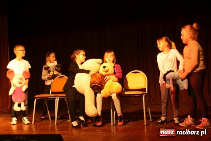 Zdjęcie w galerii na portalu naszraciborz.pl: XVI Gminny Przegląd Zespołów Artystycznych w Krzanowicach wiadomości z regionu