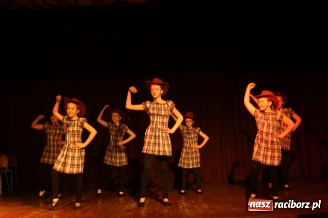 Zdjęcie w galerii na portalu naszraciborz.pl: XVI Gminny Przegląd Zespołów Artystycznych w Krzanowicach wiadomości z regionu