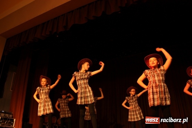 Zdjęcie w galerii na portalu naszraciborz.pl: XVI Gminny Przegląd Zespołów Artystycznych w Krzanowicach wiadomości z regionu