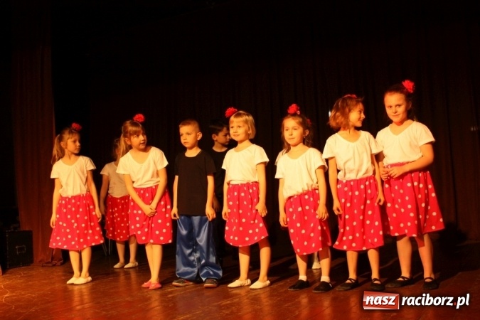 Zdjęcie w galerii na portalu naszraciborz.pl: XVI Gminny Przegląd Zespołów Artystycznych w Krzanowicach wiadomości z regionu