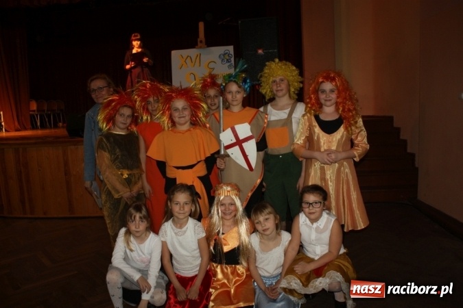 Zdjęcie w galerii na portalu naszraciborz.pl: XVI Gminny Przegląd Zespołów Artystycznych w Krzanowicach wiadomości z regionu