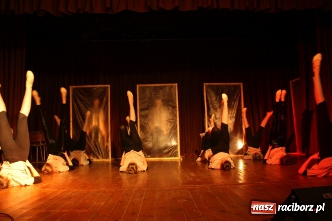 Zdjęcie w galerii na portalu naszraciborz.pl: XVI Gminny Przegląd Zespołów Artystycznych w Krzanowicach wiadomości z regionu