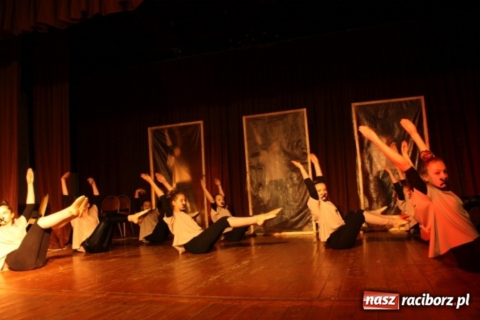 Zdjęcie w galerii na portalu naszraciborz.pl: XVI Gminny Przegląd Zespołów Artystycznych w Krzanowicach wiadomości z regionu