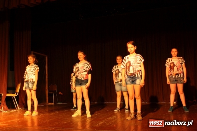 Zdjęcie w galerii na portalu naszraciborz.pl: XVI Gminny Przegląd Zespołów Artystycznych w Krzanowicach wiadomości z regionu