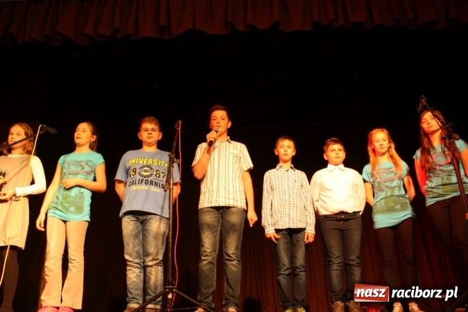 Zdjęcie w galerii na portalu naszraciborz.pl: XVI Gminny Przegląd Zespołów Artystycznych w Krzanowicach wiadomości z regionu