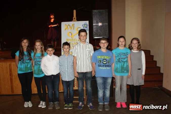 Zdjęcie w galerii na portalu naszraciborz.pl: XVI Gminny Przegląd Zespołów Artystycznych w Krzanowicach wiadomości z regionu