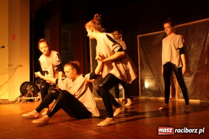 Zdjęcie w galerii na portalu naszraciborz.pl: XVI Gminny Przegląd Zespołów Artystycznych w Krzanowicach wiadomości z regionu