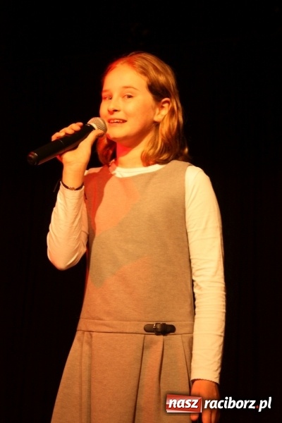 Zdjęcie w galerii na portalu naszraciborz.pl: XVI Gminny Przegląd Zespołów Artystycznych w Krzanowicach wiadomości z regionu