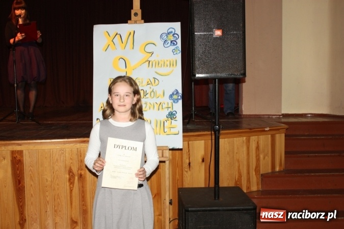 Zdjęcie w galerii na portalu naszraciborz.pl: XVI Gminny Przegląd Zespołów Artystycznych w Krzanowicach wiadomości z regionu