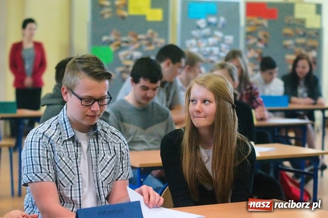Zdjęcie w galerii na portalu naszraciborz.pl: VI powiatowy Konkurs Wiedzy Ekonomicznej za nami. Gimnazjaliści z Kuźni Raciborskiej najlepsi wiadomości z regionu