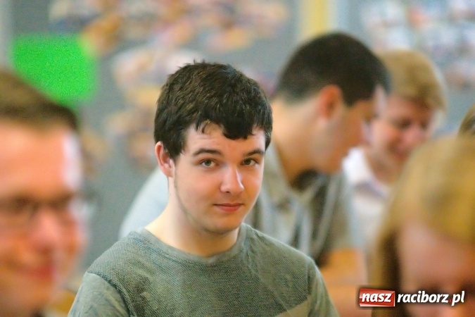 Zdjęcie w galerii na portalu naszraciborz.pl: VI powiatowy Konkurs Wiedzy Ekonomicznej za nami. Gimnazjaliści z Kuźni Raciborskiej najlepsi wiadomości z regionu