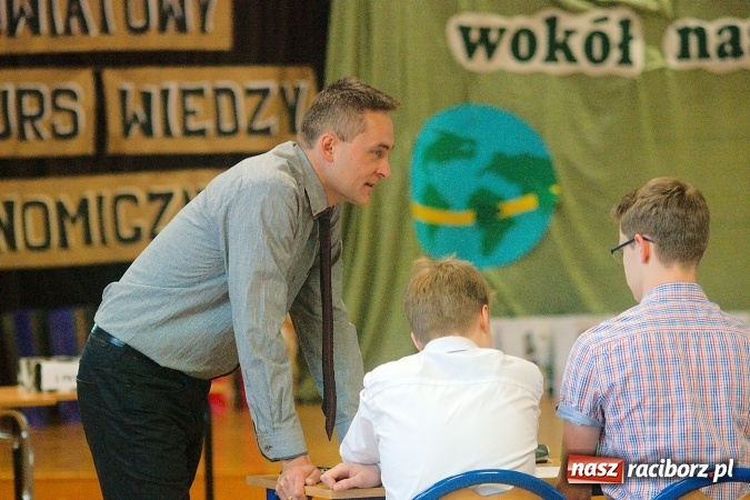 Zdjęcie w galerii na portalu naszraciborz.pl: VI powiatowy Konkurs Wiedzy Ekonomicznej za nami. Gimnazjaliści z Kuźni Raciborskiej najlepsi wiadomości z regionu