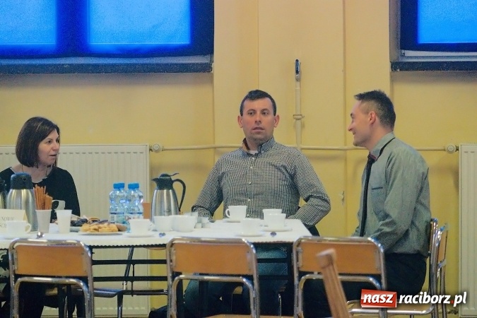 Zdjęcie w galerii na portalu naszraciborz.pl: VI powiatowy Konkurs Wiedzy Ekonomicznej za nami. Gimnazjaliści z Kuźni Raciborskiej najlepsi wiadomości z regionu