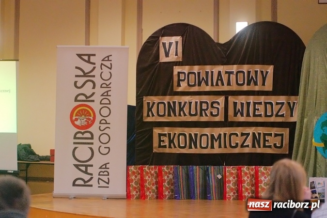 Zdjęcie w galerii na portalu naszraciborz.pl: VI powiatowy Konkurs Wiedzy Ekonomicznej za nami. Gimnazjaliści z Kuźni Raciborskiej najlepsi wiadomości z regionu