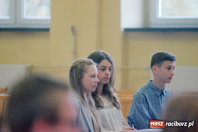 Zdjęcie w galerii na portalu naszraciborz.pl: VI powiatowy Konkurs Wiedzy Ekonomicznej za nami. Gimnazjaliści z Kuźni Raciborskiej najlepsi wiadomości z regionu