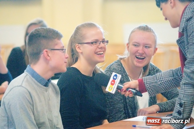 Zdjęcie w galerii na portalu naszraciborz.pl: VI powiatowy Konkurs Wiedzy Ekonomicznej za nami. Gimnazjaliści z Kuźni Raciborskiej najlepsi wiadomości z regionu
