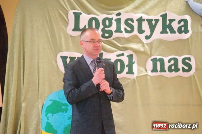 Zdjęcie w galerii na portalu naszraciborz.pl: VI powiatowy Konkurs Wiedzy Ekonomicznej za nami. Gimnazjaliści z Kuźni Raciborskiej najlepsi wiadomości z regionu