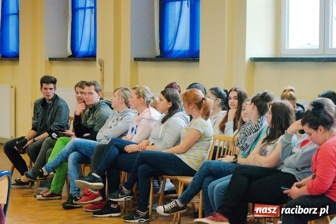 Zdjęcie w galerii na portalu naszraciborz.pl: VI powiatowy Konkurs Wiedzy Ekonomicznej za nami. Gimnazjaliści z Kuźni Raciborskiej najlepsi wiadomości z regionu