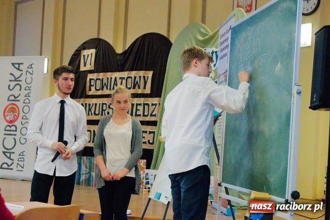 Zdjęcie w galerii na portalu naszraciborz.pl: VI powiatowy Konkurs Wiedzy Ekonomicznej za nami. Gimnazjaliści z Kuźni Raciborskiej najlepsi wiadomości z regionu