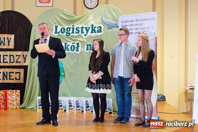 Zdjęcie w galerii na portalu naszraciborz.pl: VI powiatowy Konkurs Wiedzy Ekonomicznej za nami. Gimnazjaliści z Kuźni Raciborskiej najlepsi wiadomości z regionu