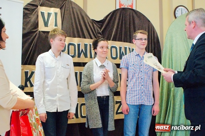Zdjęcie w galerii na portalu naszraciborz.pl: VI powiatowy Konkurs Wiedzy Ekonomicznej za nami. Gimnazjaliści z Kuźni Raciborskiej najlepsi wiadomości z regionu