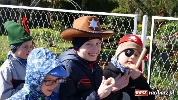 Zdjęcie w galerii na portalu naszraciborz.pl: Parada bajkowych postaci w bibliotece w Brzeziu  wiadomości z regionu