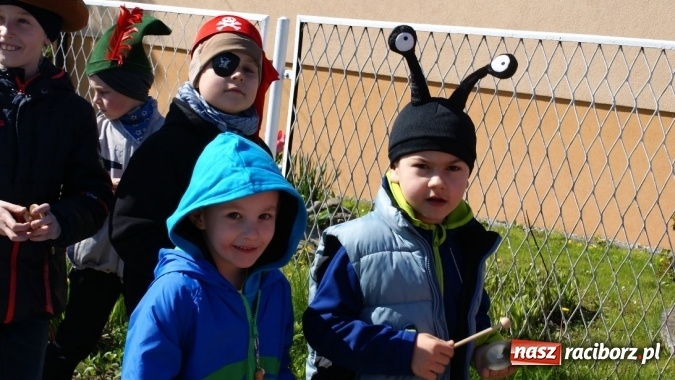 Zdjęcie w galerii na portalu naszraciborz.pl: Parada bajkowych postaci w bibliotece w Brzeziu  wiadomości z regionu