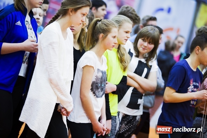 Zdjęcie w galerii na portalu naszraciborz.pl: Zmagania gimnazjalistów podczas halowych mistrzostw w lekkiej atletyce wiadomości z regionu