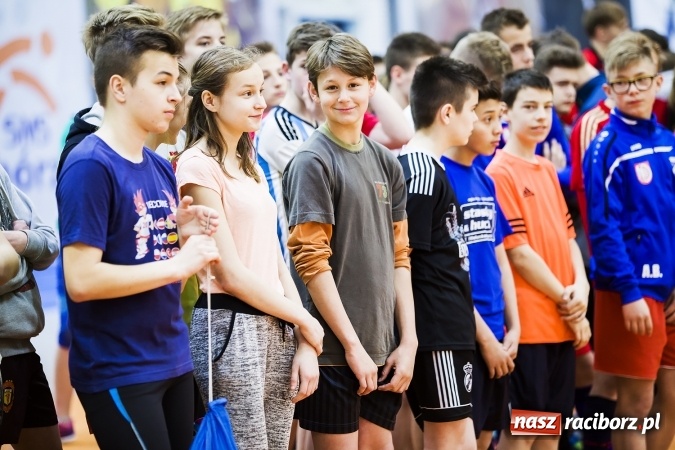 Zdjęcie w galerii na portalu naszraciborz.pl: Zmagania gimnazjalistów podczas halowych mistrzostw w lekkiej atletyce wiadomości z regionu