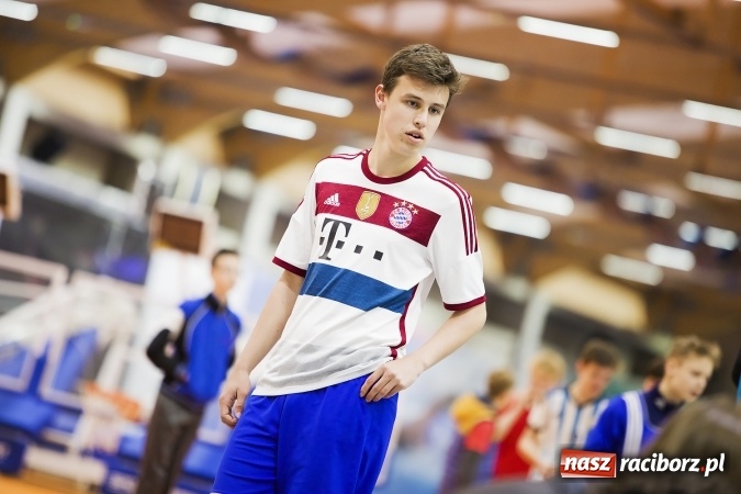 Zdjęcie w galerii na portalu naszraciborz.pl: Zmagania gimnazjalistów podczas halowych mistrzostw w lekkiej atletyce wiadomości z regionu