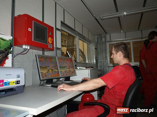 Zdjęcie w galerii na portalu naszraciborz.pl: AWBUD: Nowoczesna linia do produkcji kostek wiadomości z regionu