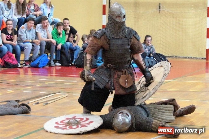 Zdjęcie w galerii na portalu naszraciborz.pl: Rocznica chrztu Polski z żywą lekcją historii w Nędzy  wiadomości z regionu