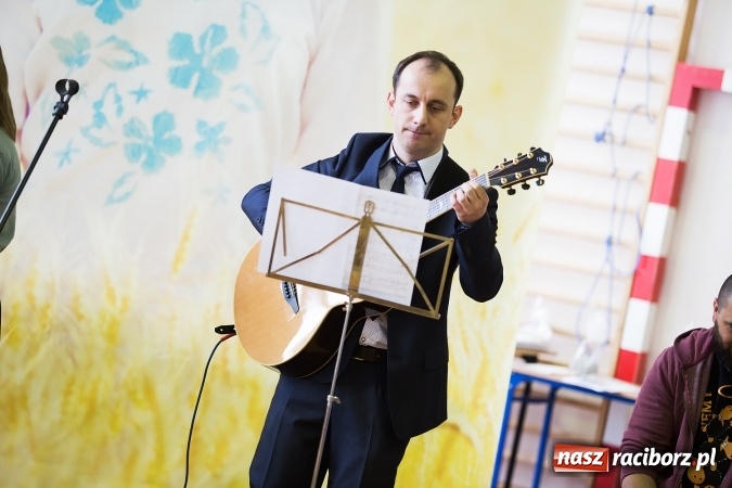 Zdjęcie w galerii na portalu naszraciborz.pl: VI Festiwal Pozytywnych Wartości w Bieńkowicach wiadomości z regionu