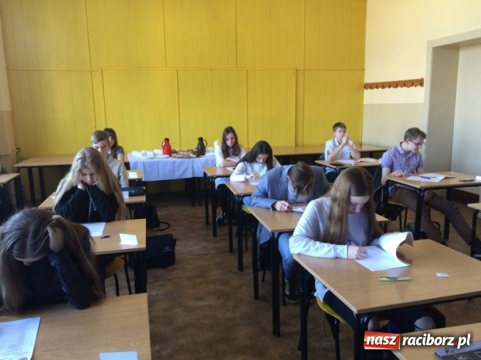 Zdjęcie w galerii na portalu naszraciborz.pl: Powiatowy Konkurs Języka Angielskiego w CKZiU nr 1 wiadomości z regionu
