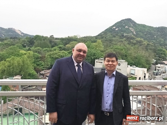 Zdjęcie w galerii na portalu naszraciborz.pl: Grzegorz Pieronkiewicz z wizytą u Prezydenta Federacji Zapaśniczej Korei Płd. wiadomości z regionu