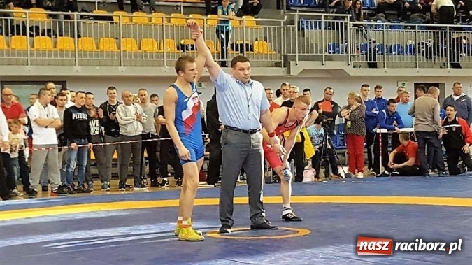 Zdjęcie w galerii na portalu naszraciborz.pl: Uczniowie SMS-u Mistrzami Polski Juniorów w zapasach  wiadomości z regionu